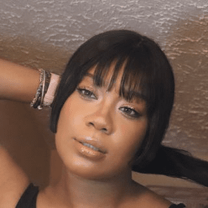 Instagram Profile Picture Of essenceelizabeth