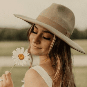 Instagram Profile Picture Of livhutchlee